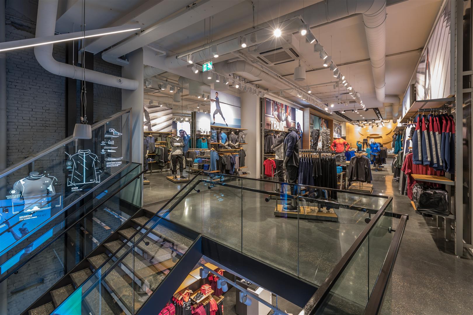 Giftig Atticus bus Under Armour: First flagship store in Europe - Tétris-db