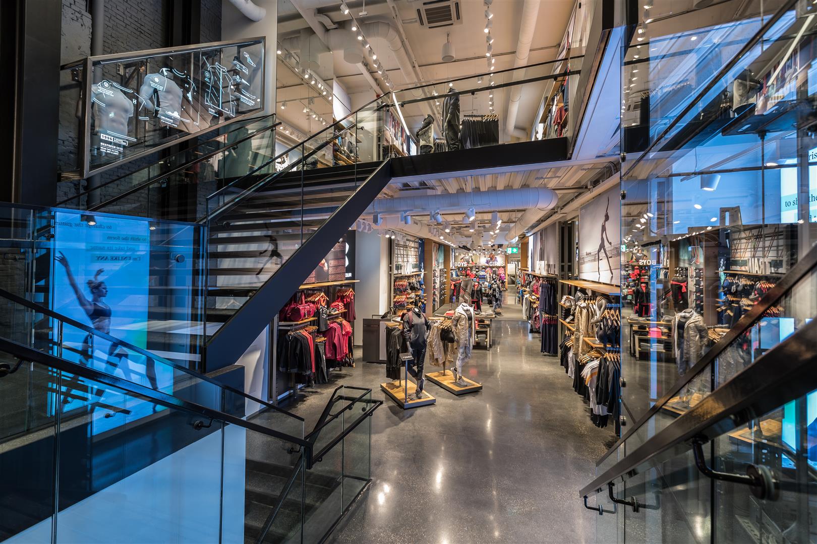 Giftig Atticus bus Under Armour: First flagship store in Europe - Tétris-db