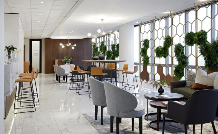 Un’area clienti ispirata all’ambiente di un hotel per un importante studio legale