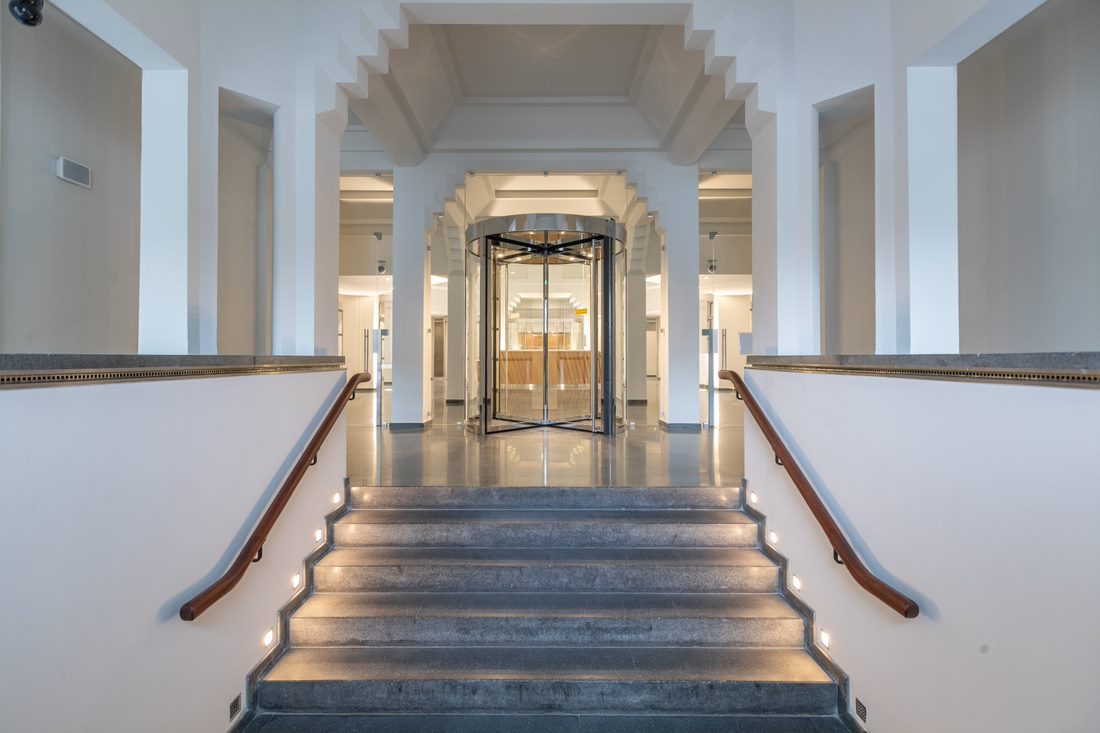 La rénovation d'un bâtiment historique de La Haye, conçu par le célèbre architecte néerlandais Hendrik Petrus Berlage, a permis de préserver les caractéristiques d'origine.