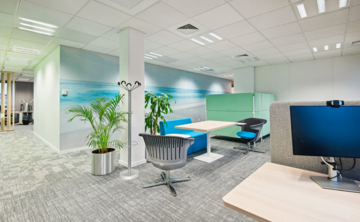 Aménagement d’un flex-office contemporain et lumineux