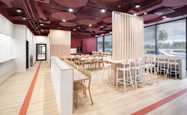 Projekt biura zorientowanego na człowieka w centrum logistycznym Auchan